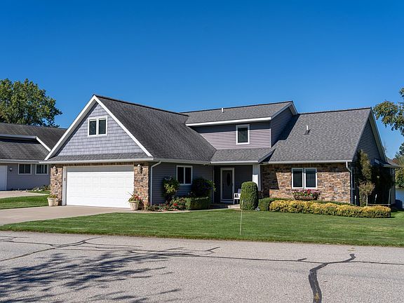 2nd image of 1067 Crown Point Dr