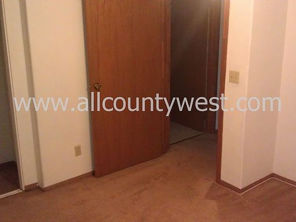 3rd image of 700 E 6th St