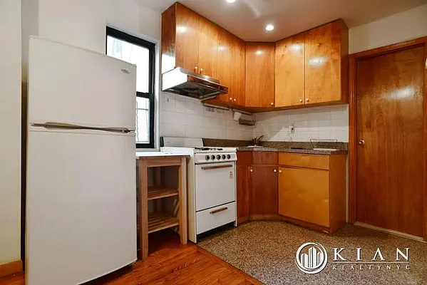 Rented by Kian Realty | media 13