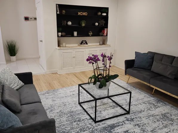 21 Ravine Rd, Great Neck, NY 11023