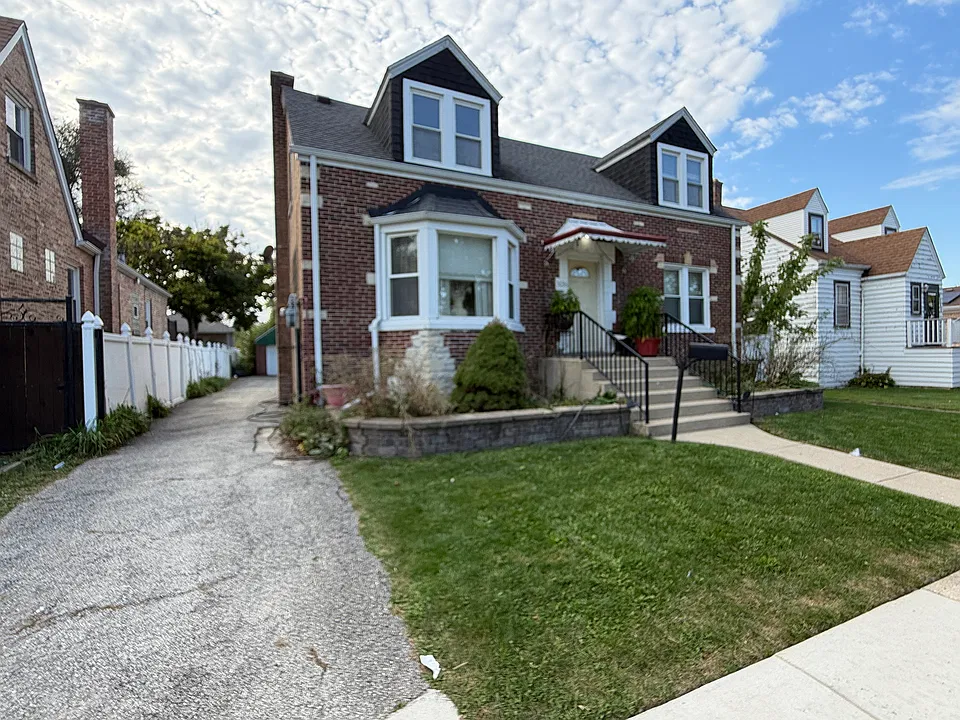 3036 N Oketo Ave #2