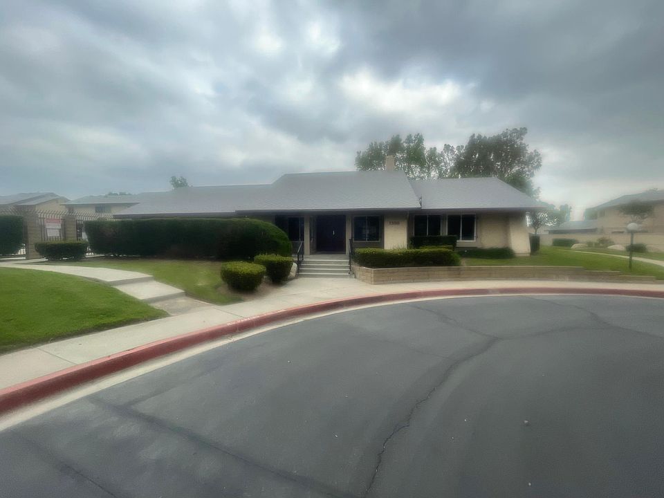 1st image of 1353 N Tam O Shanter Dr