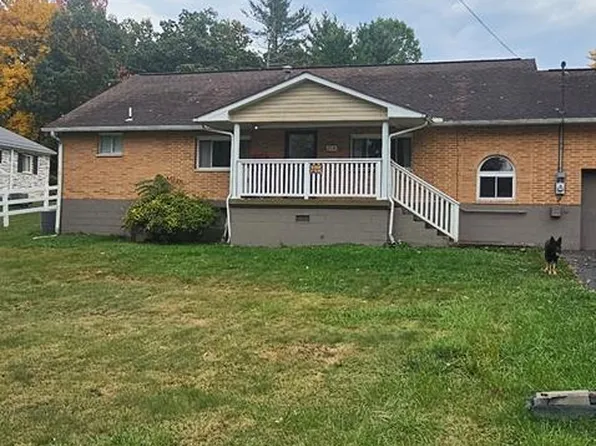 218 Hampton Dr, Shady Spring, WV 25918