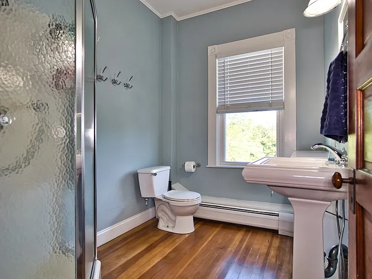 86 Degaris Ave — Photo 15