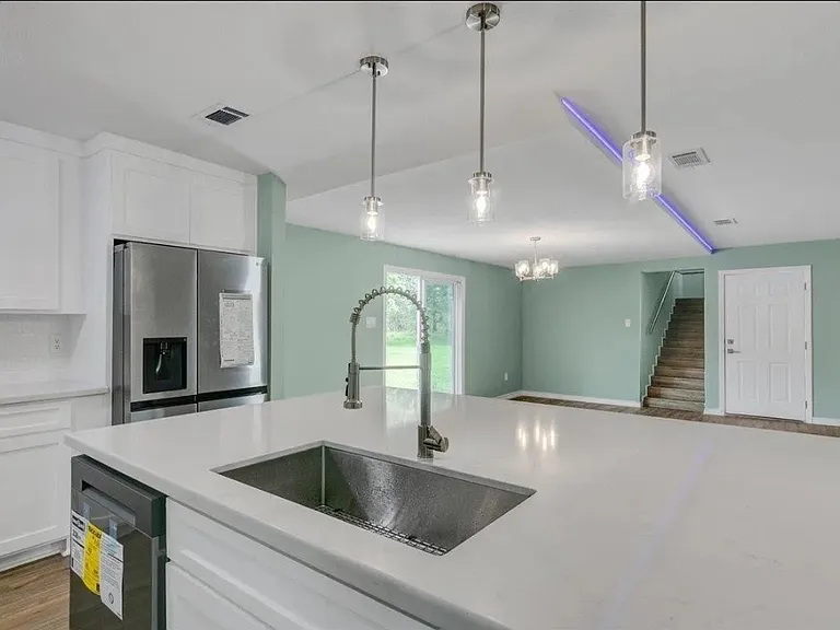 Granger Dr — Photo 2