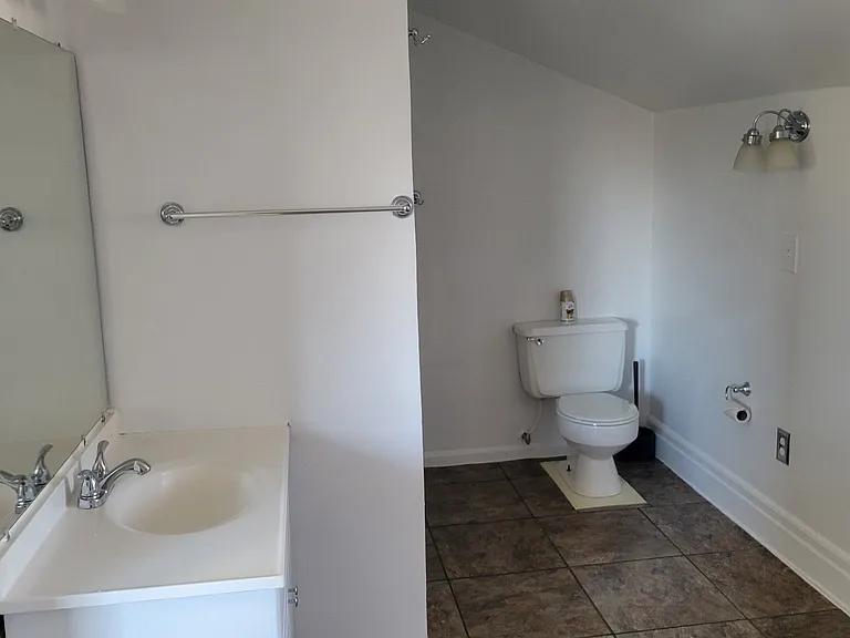 2404 Auburn Ave #6 — Photo 14