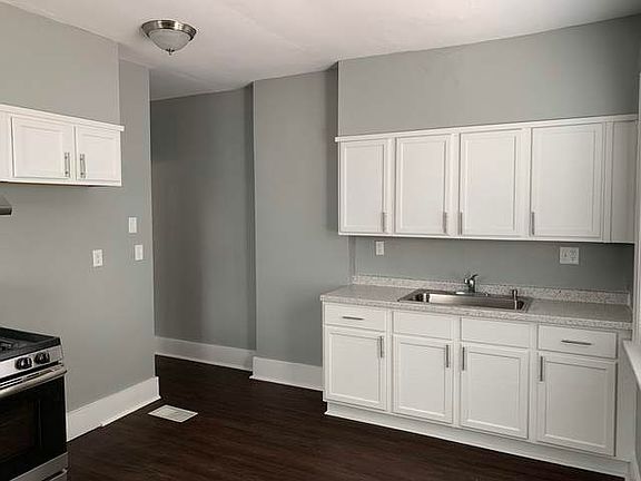 4th image of 325 N 7th St