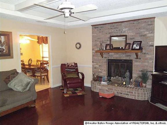 3rd image of 1105 E Angela St
