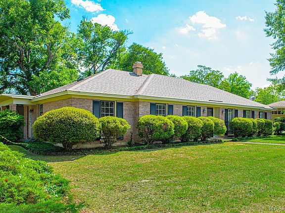 3rd image of 3501 Foxhall Dr