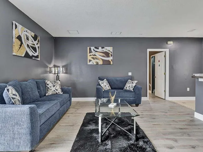 820 Grantham Dr — Photo 16