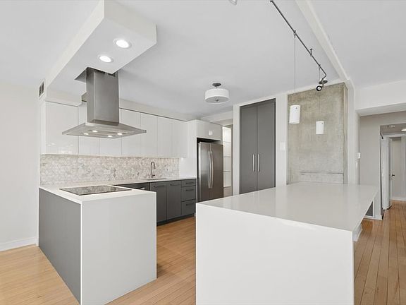 5th image of 5855 N Sheridan Rd APT 9B