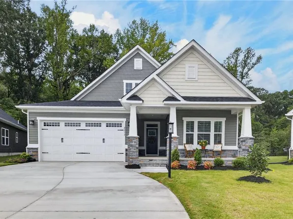 2213 Mainsail Dr, Carrollton, VA 23314