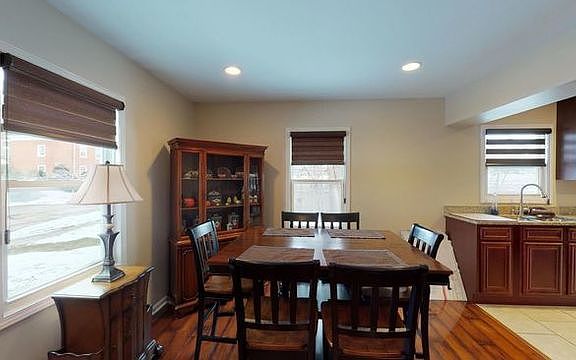 4th image of 146 N Lincoln Ave