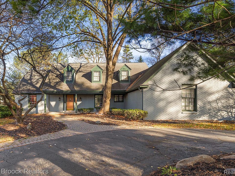 1st image of 1896 W Bend Dr
