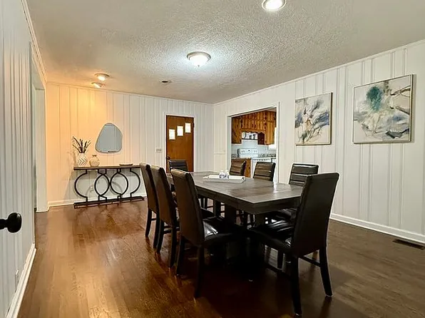 49 Harris Dr SE, Marietta, GA 30067