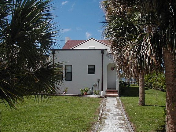 Spanish Home Road View