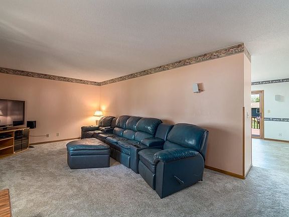4th image of 3127 Hope Ave