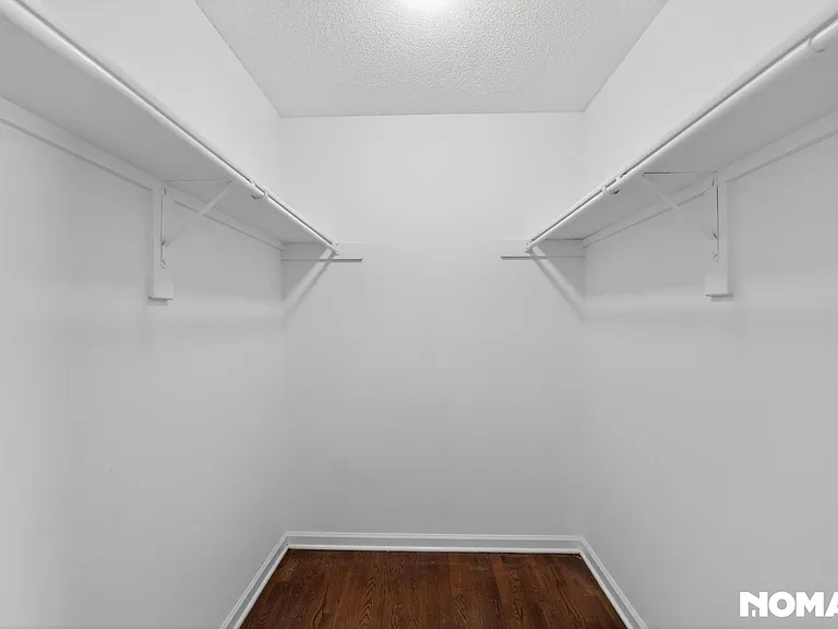 4886 Fox Springs Dr — Photo 17