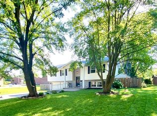 1307 S Pope St, Benton, IL 62812