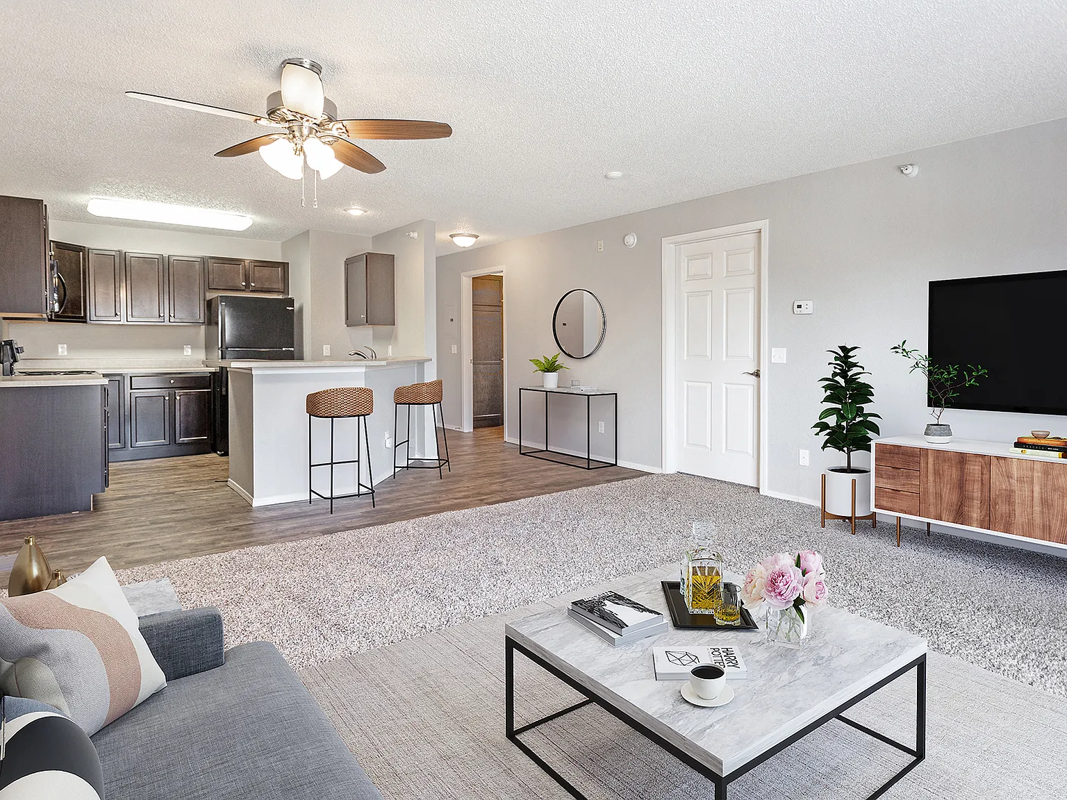 Royal Oak Apartments — Photo 1