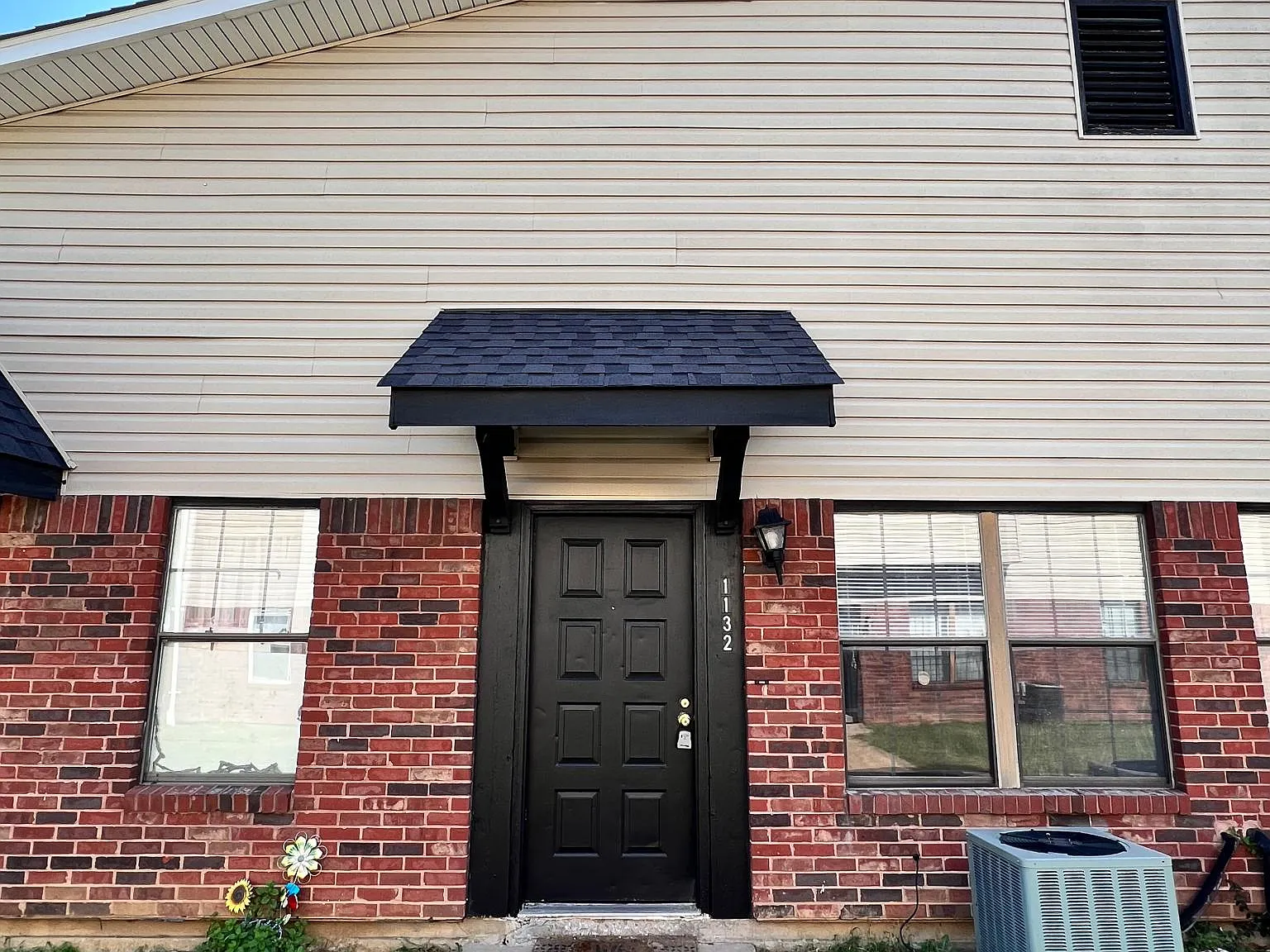 1132 Barrington Lane — Photo 1