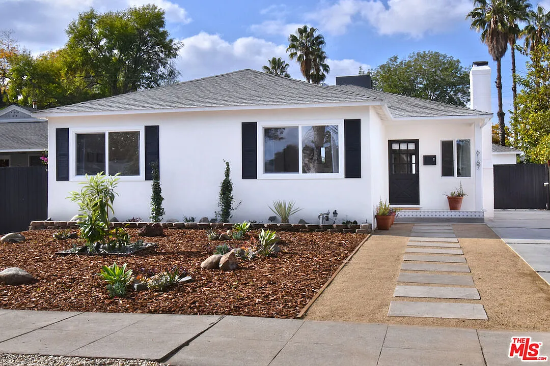 3 bed, 2.0 bath, 1125 sqft, $6,195 — Photo 4