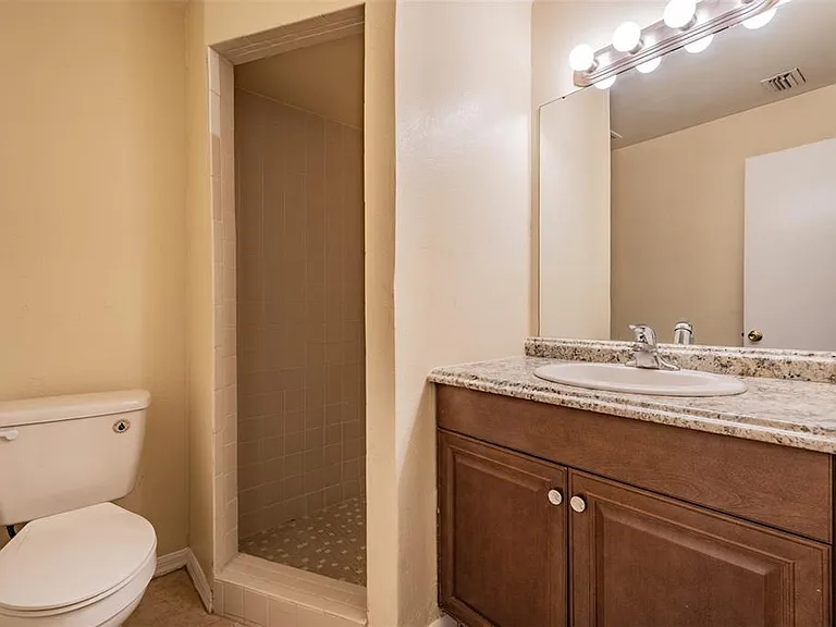 9616 N Oklawaha Ave #1/2 — Photo 41
