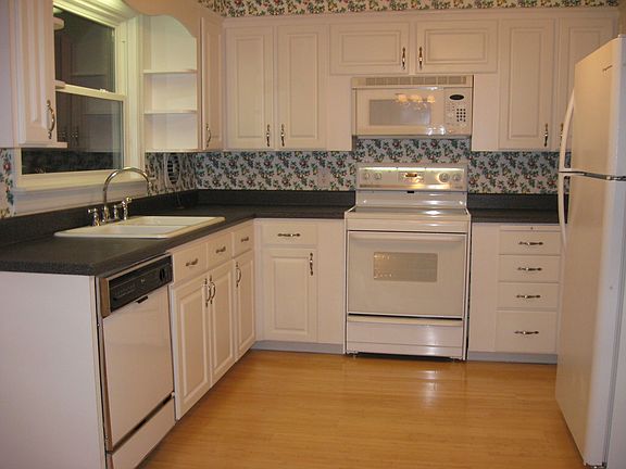 Kitchen with appliances