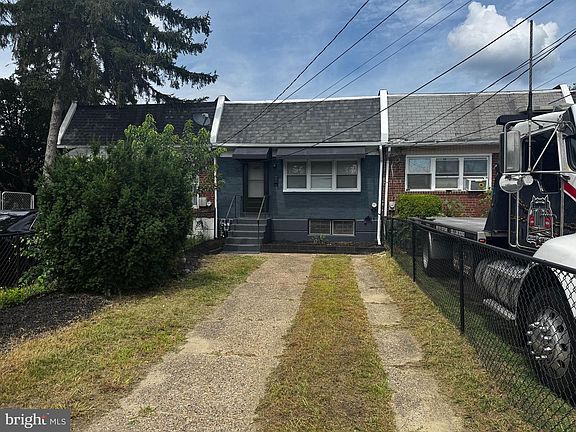 2nd image of 1090 Lake Shore Dr