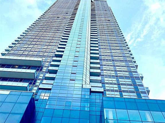 2nd image of 386 Yonge St #1607