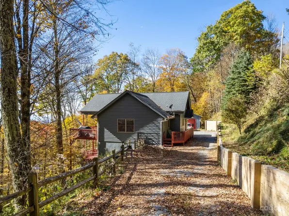 899 Granny Lewis Ln, Mars Hill, NC 28754