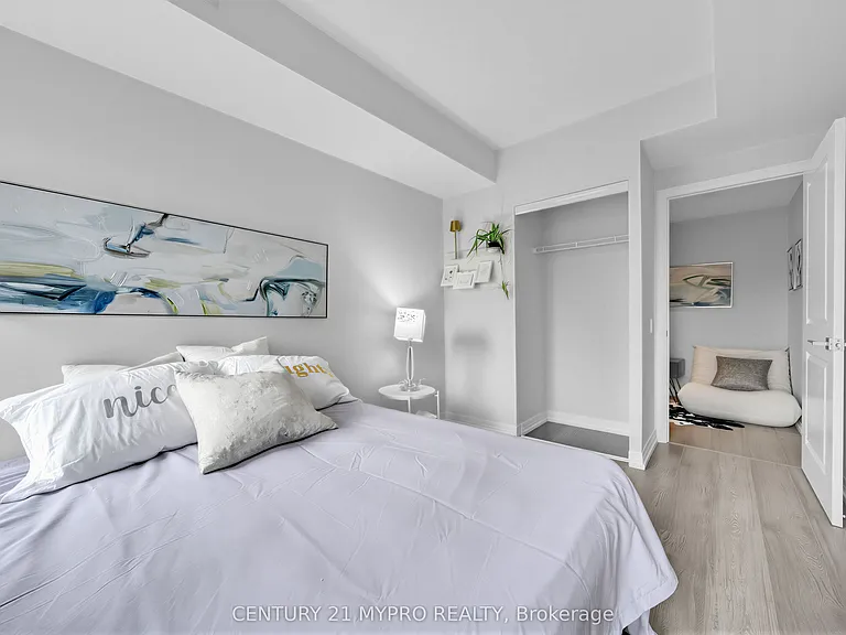 251 Jarvis St #315 — Photo 31