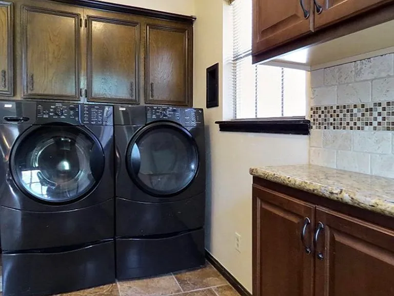711 Enchanted Trail Dr — Photo 27