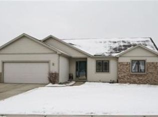 458 Oakwood Dr, Oregon, WI 53575