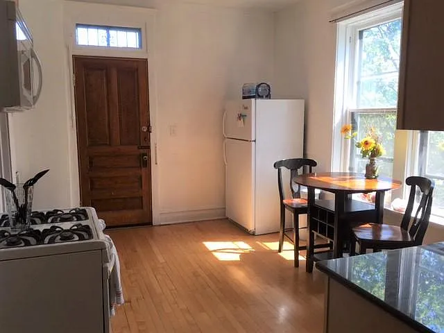 2906 N Greenview Ave #1 — Photo 10