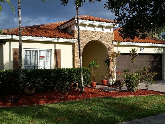 3rd image of 1580 NE 35th Ave