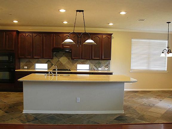 4th image of 6802 Feldman Ln