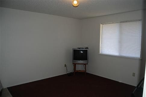 4th image of 8121 109th St E