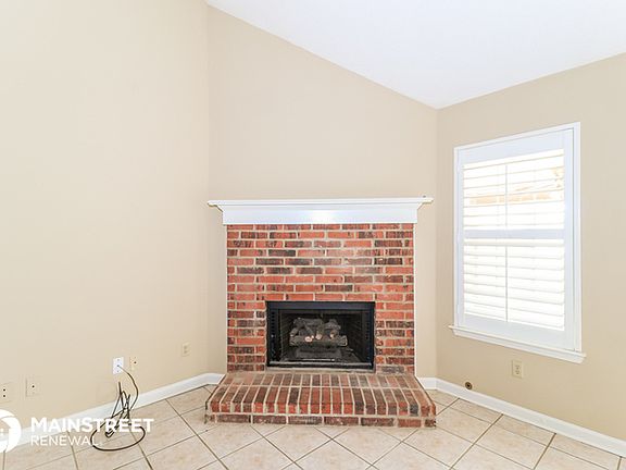 5th image of 2746 Colonial Towers Dr