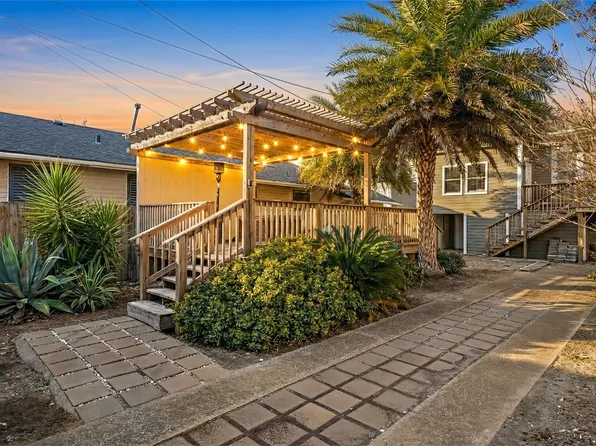 3723 Avenue S, Galveston, TX 77550