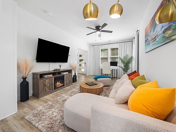 Fully furnished, modern and exceptionally cozy living room