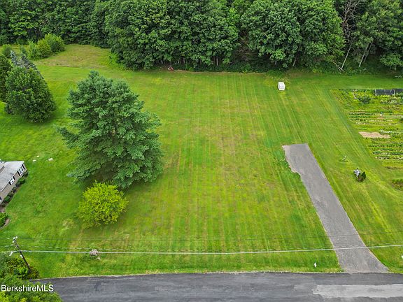 4th image of 636 Hancock Rd