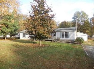 9670 E Genesee Ln, Cromwell, IN 46732