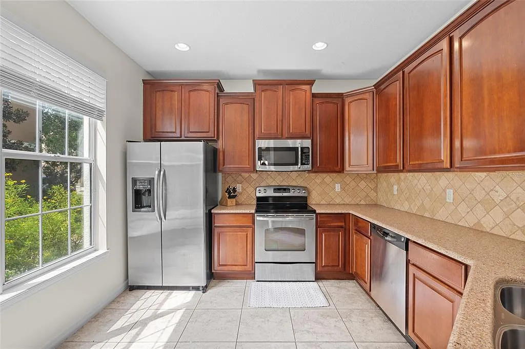 Building Photo - 6714 Breezy Palm Dr
