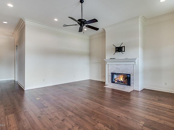 4th image of 207 Cascade Palm Ct