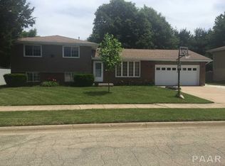 204 N Cloverfield Dr, Chillicothe, IL 61523