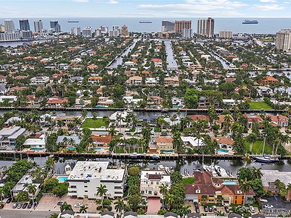 3rd image of 70 E Isle Of Venice Dr #102