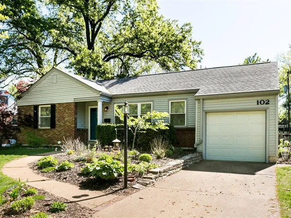 102 Turf Ct, Saint Louis, MO 63119