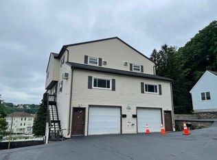 21 Creston St, Worcester, MA 01604