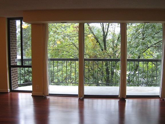 Living RM view to Balcony